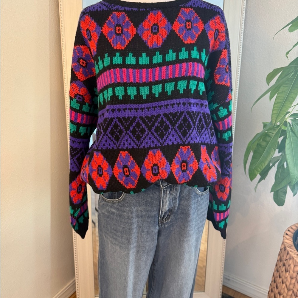 Jordache Multicolor Geometric Sweater Retro - Picture 4 of 13